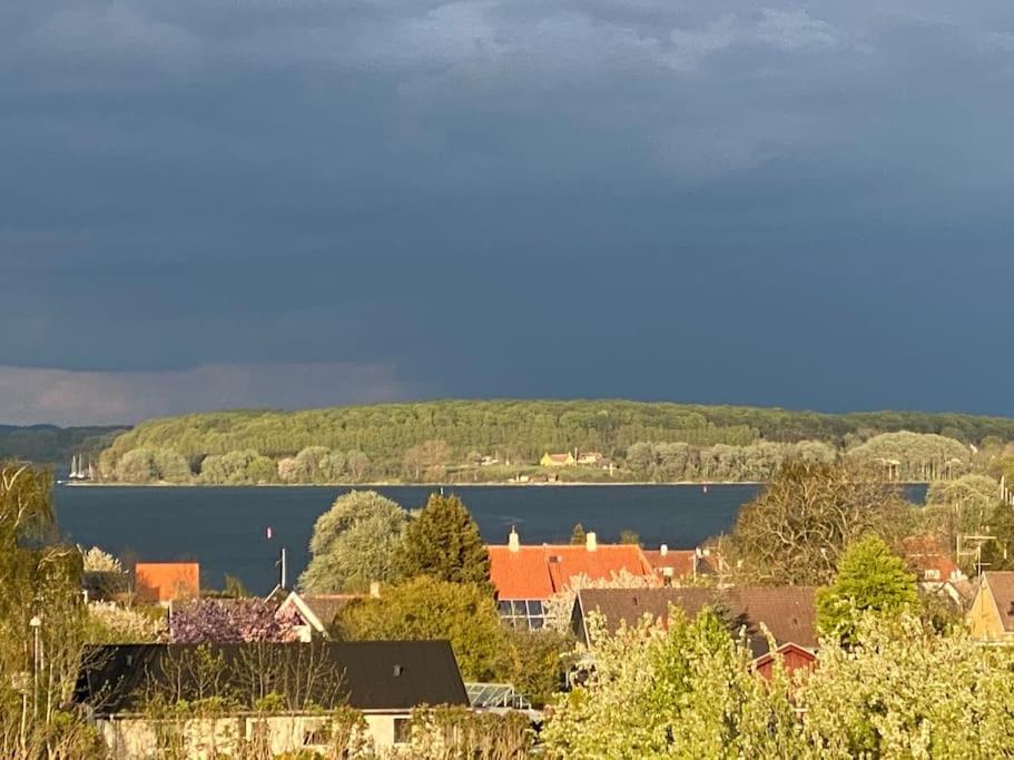 Eskaerhus Pa Tasinge, Taet Pa Svendborg - Afdeling Med Egen Indgang Lägenhet Troense Exteriör bild